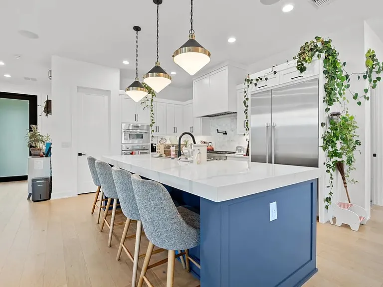 1204 Brentwood St — Photo 17