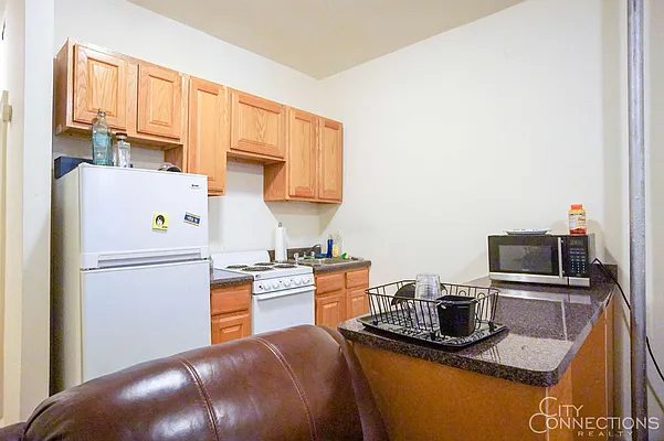 Rented by City Connections Realty | media 17