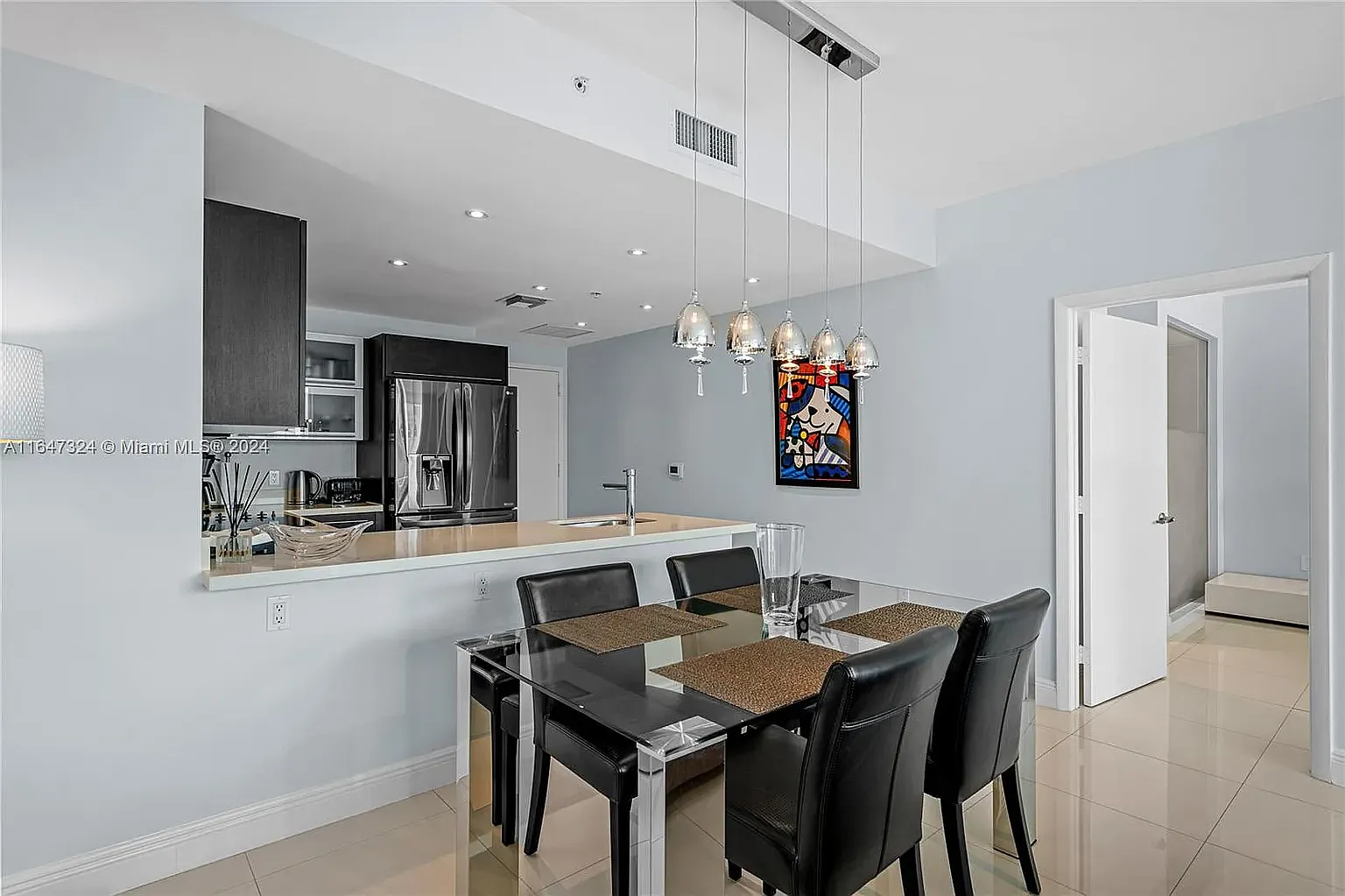 2 bed, 1093 sqft, $4,200 — Photo 3