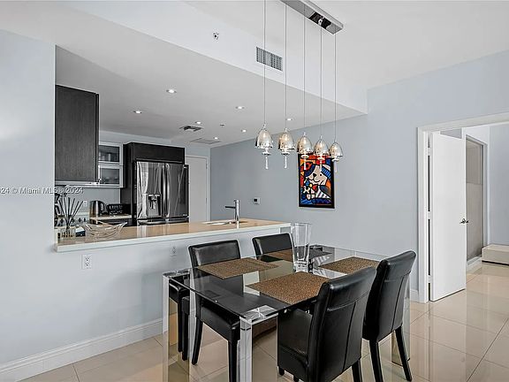 3rd image of 90 SW 3rd St APT 3501