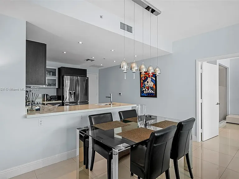 90 SW 3rd St #3501 — Photo 3