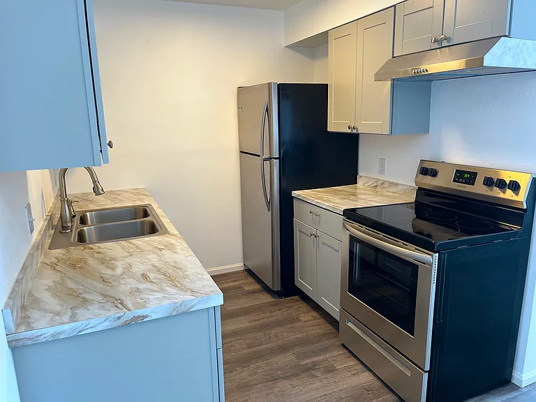 512 E Monroe Dr #D418 — Photo 8