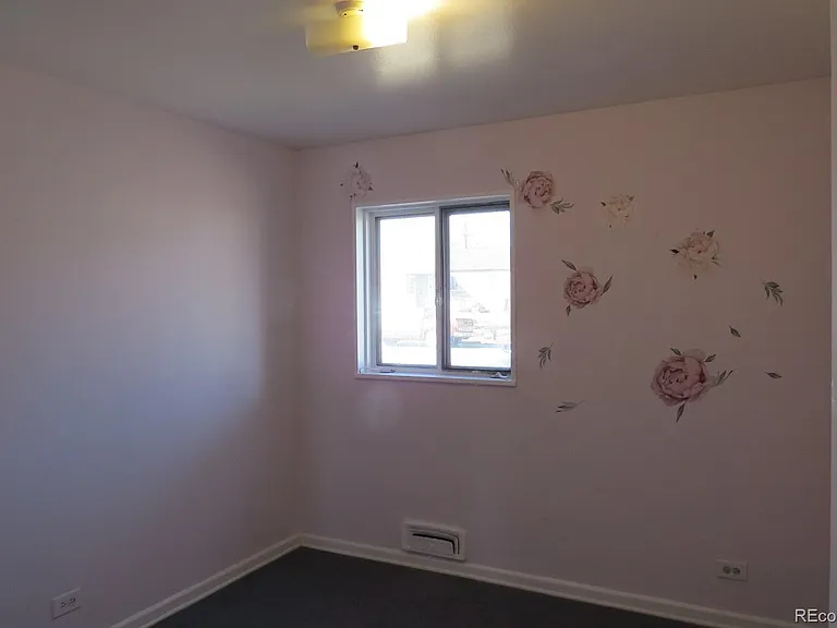 1260 S Quieto Way — Photo 6