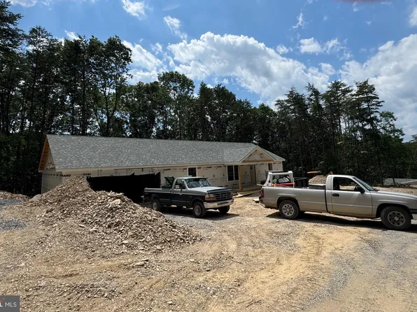 65 W Parker Dr, Augusta, WV 26704