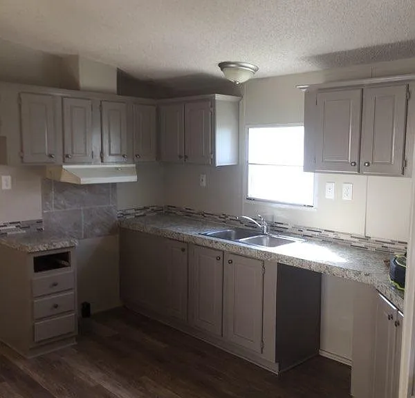 12227 Potranco Rd #11 — Photo 4