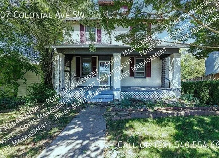 2407 Colonial Ave SW — Photo 8