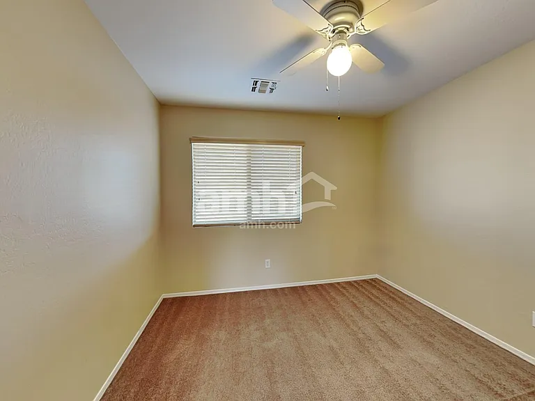 15995 W Monroe St — Photo 13
