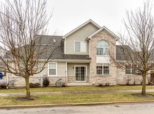 1632 Fairwood Pl, Aurora, IL 60506