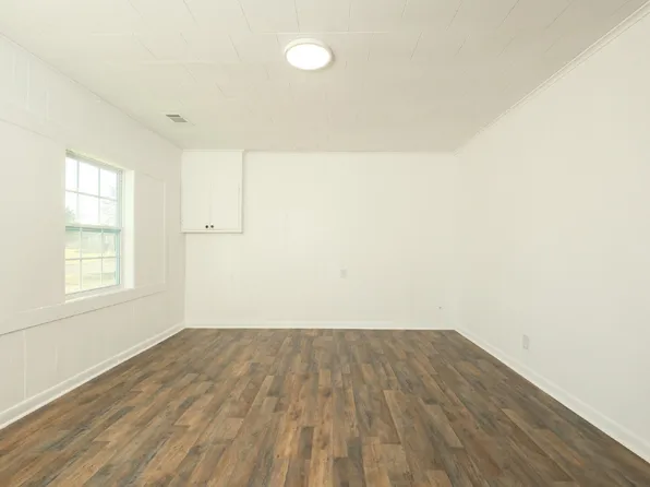 449 W Main St, Bradford, TN 38316