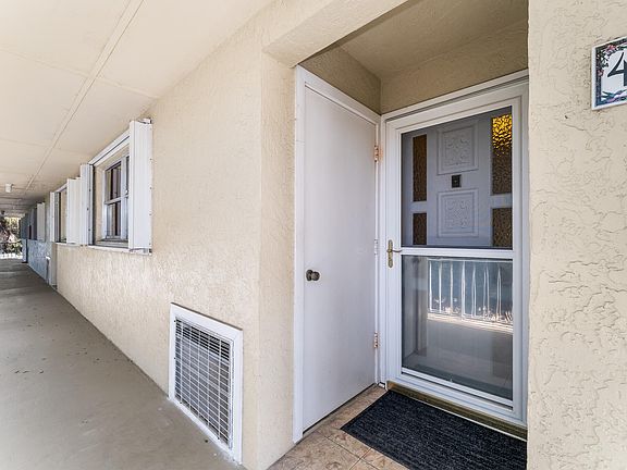 4th image of 939 NW 11th Terrace #04
