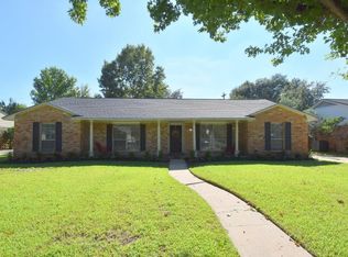 10715 Burgoyne Rd, Houston, TX 77042