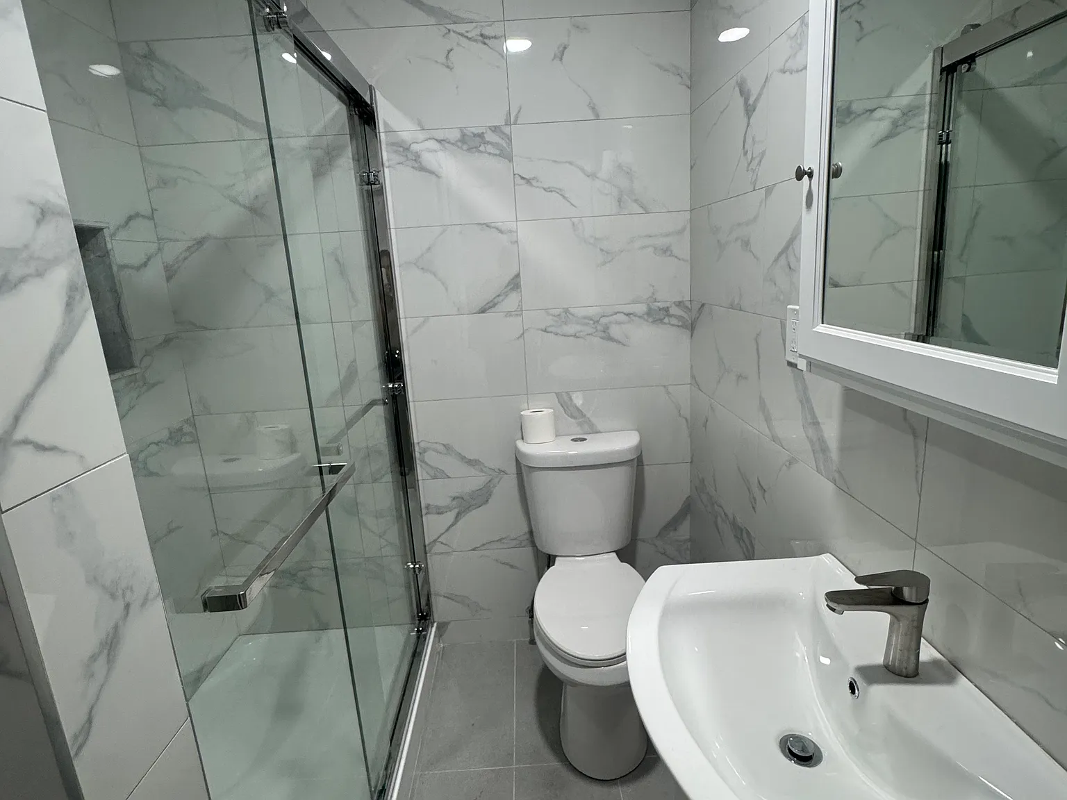 4 bed, 900 sqft, $3,700 — Photo 4