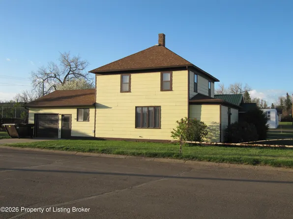310 S Central Ave #S, Beach, ND 58621