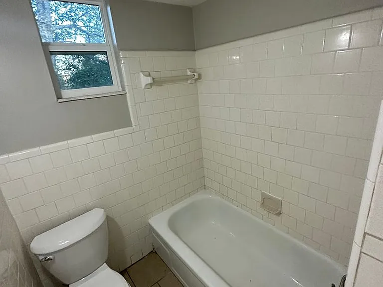 2851 Sophia St — Photo 38