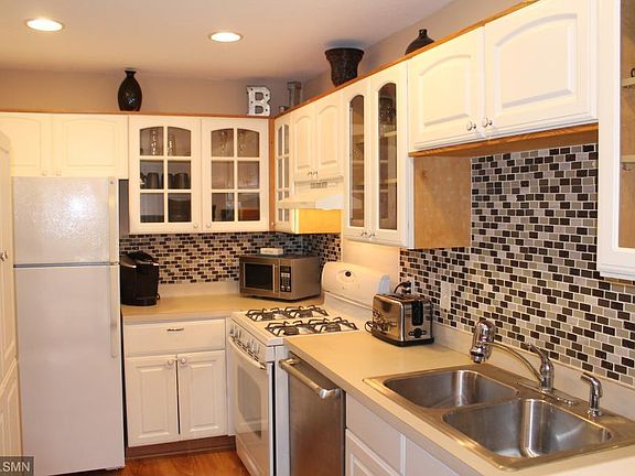 4th image of 1816 E 123rd St