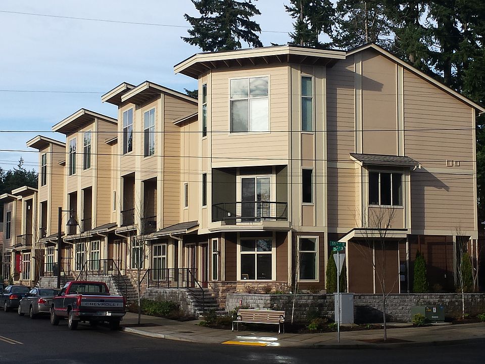 2nd image of 5501 234th St SW Unit 1