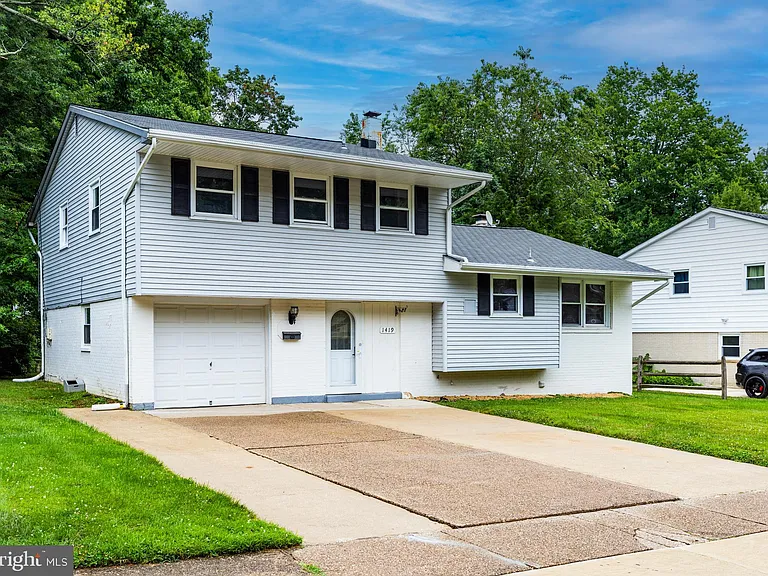 1419 Emory Rd — Photo 1