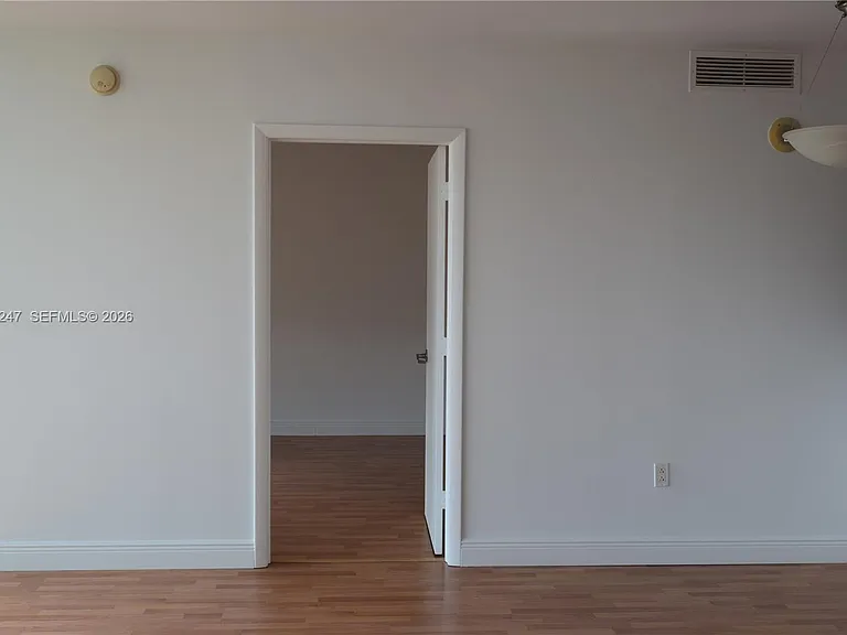 1800 N Bayshore Dr #2310 — Photo 31