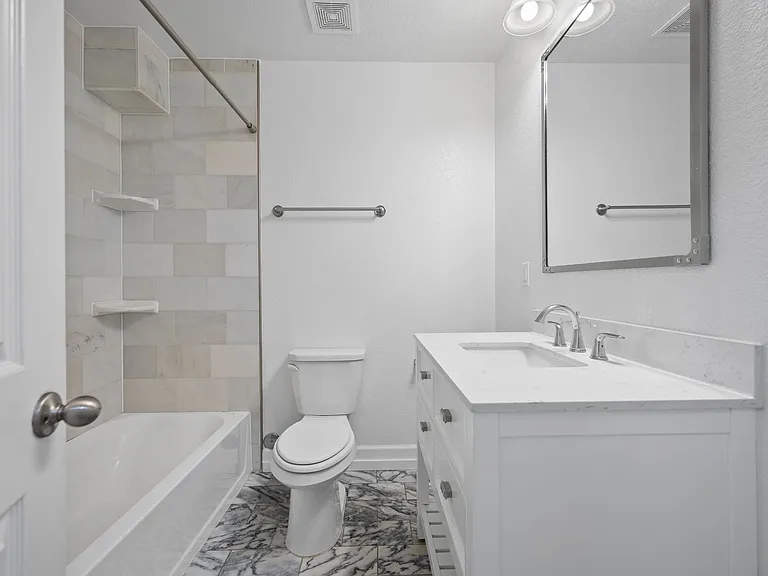20396 E Columbia Pl — Photo 22