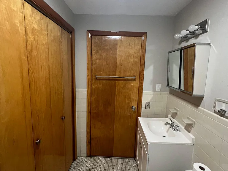 17 Brown St #2R — Photo 11