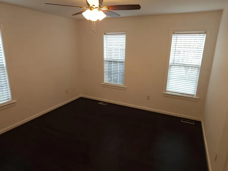 6917 Vanderbilt Ave — Photo 15