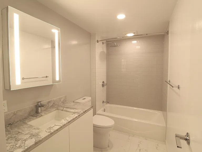 987 Queen St #3516 — Photo 4
