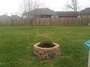 819 S Quade Rd, Springfield, MO 65802