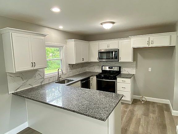 4th image of 40 Thoroughbred Ln