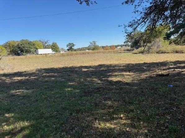 1420 E Cameron Ave, Rockdale, TX 76567