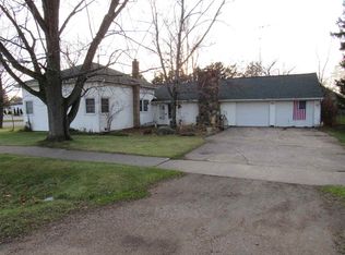 100 Main St, Almond, WI 54909