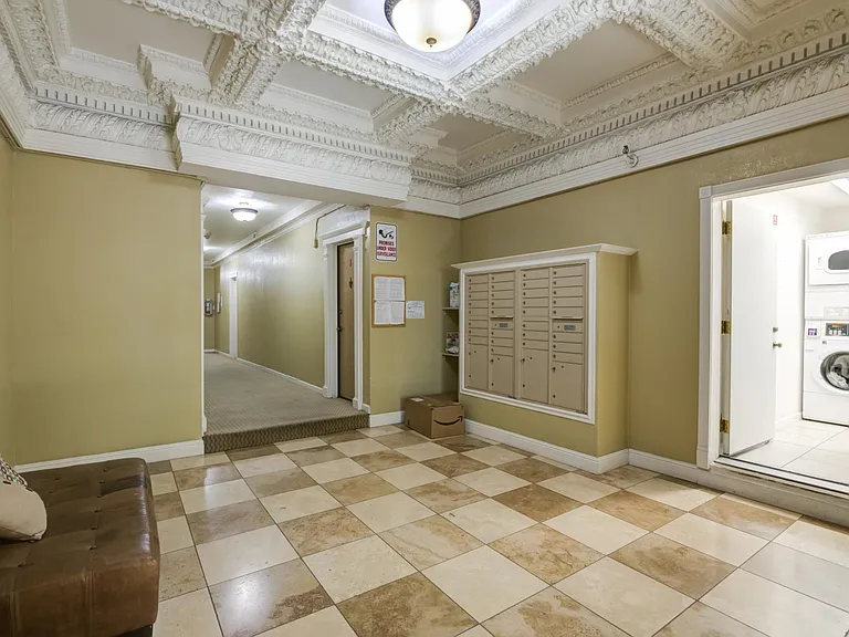 1350 Washington Street — Photo 8