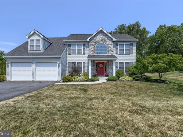 3898 Woodvale Rd, Harrisburg, PA 17109