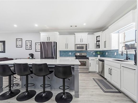5th image of 549 Old Phoenix Rd #104
