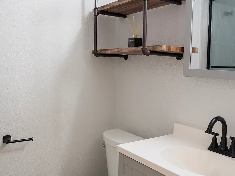 3500 Summit Dr — Photo 2