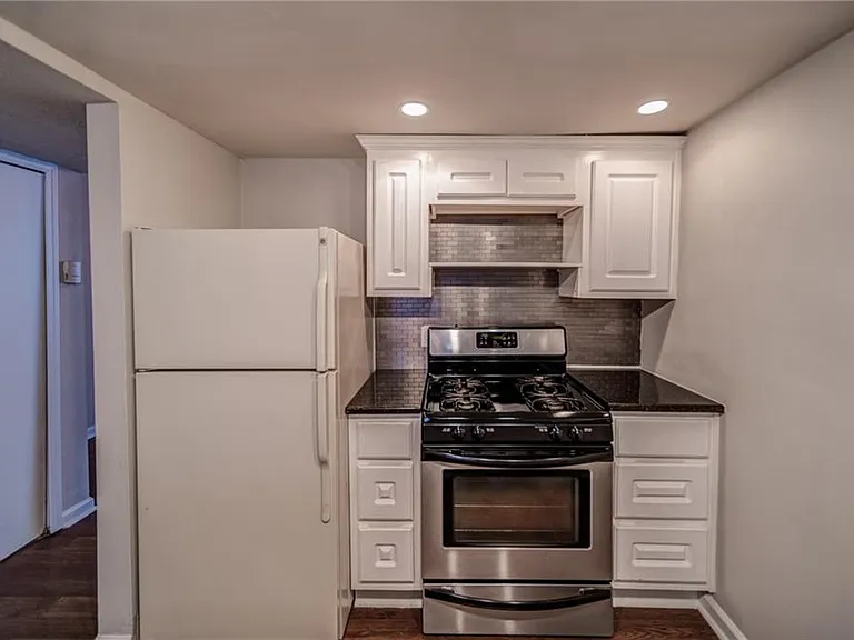 37 Country Place Ct — Photo 6