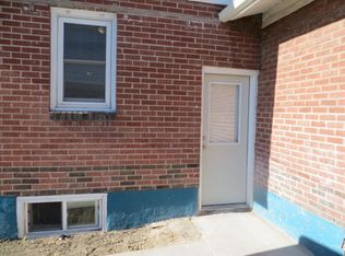 221 W 9th St APT 3, Cheyenne, WY 82007