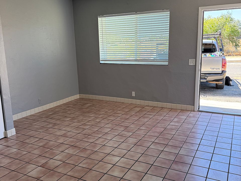 1st image of 11563 Hesperia Rd #1