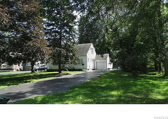 2nd image of 823 Sweeney St