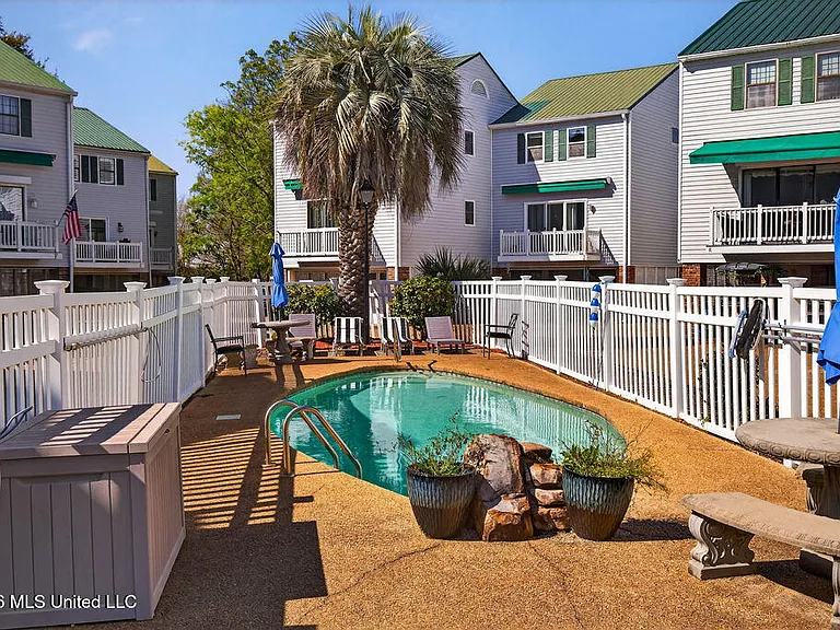 255 E Scenic Dr #G — Photo 39