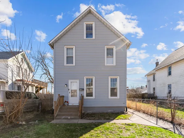 615 44th St, Rock Island, IL 61201