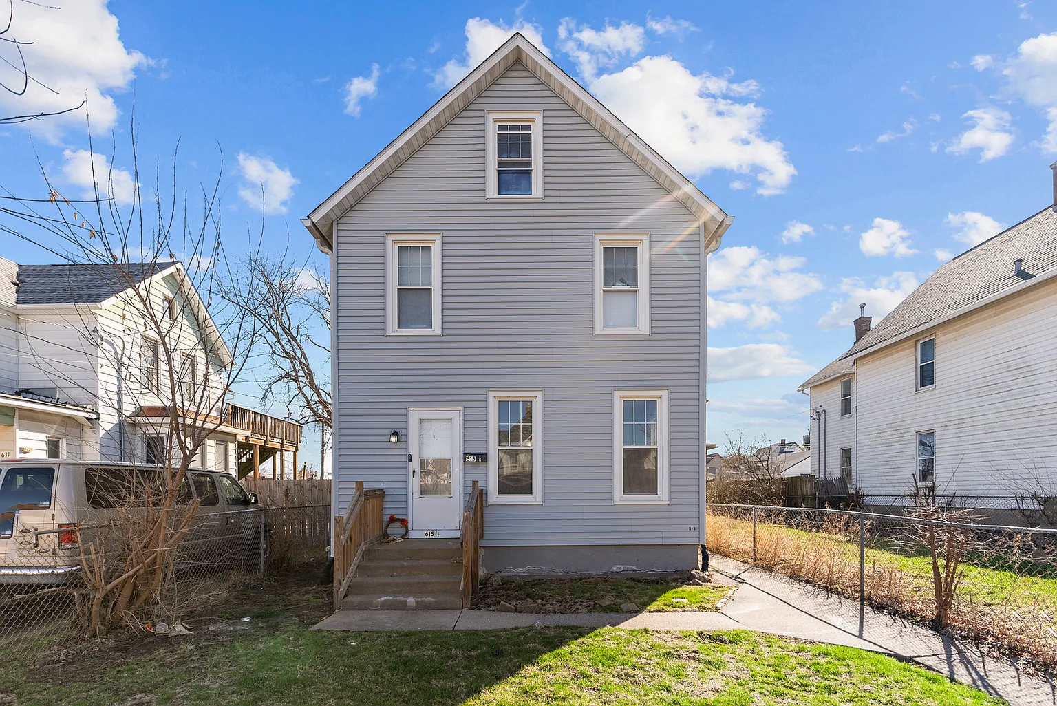 615 44th St photo 1