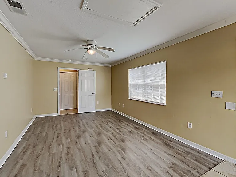 2306 Fan Palm Dr #B — Photo 2