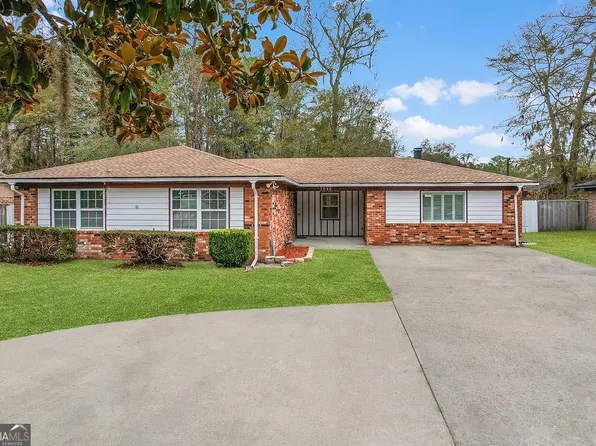 1046 Live Oak Dr, Hinesville, GA 31313