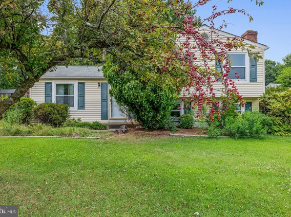 16950 John Pary Way, Dumfries, VA 22026