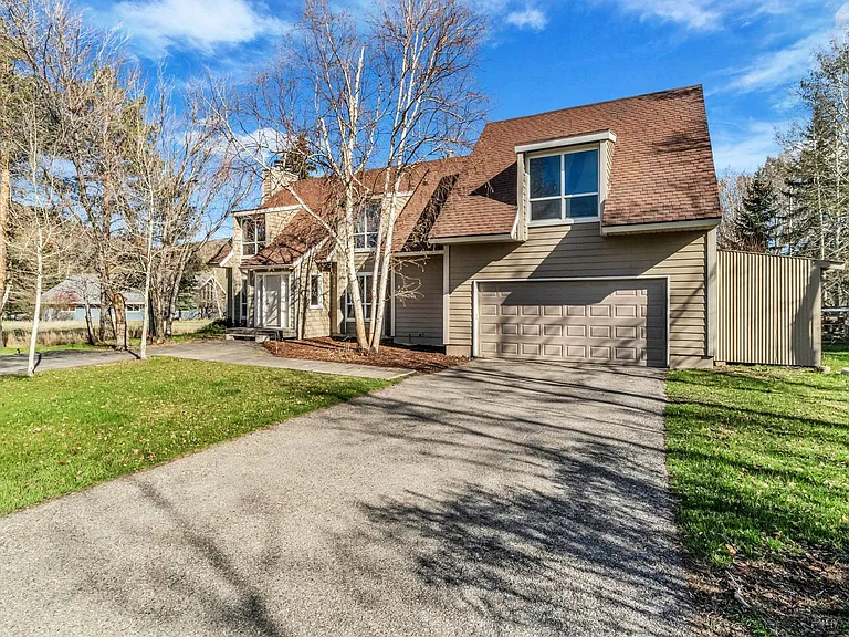 2035 Lucky John Dr — Photo 3