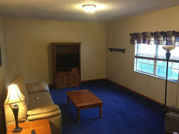 3rd image of 102 Quail Ln
