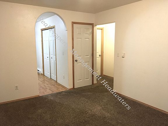 4th image of 106 E King St Unit 2