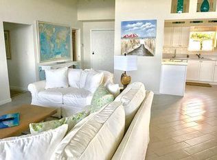 137 N Beach Rd, Hobe Sound, FL 33455