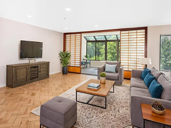 3 Southerly Ct APT 605, Towson, MD 21286