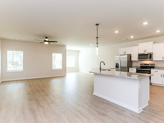 3rd image of 163 Bluegill Dr